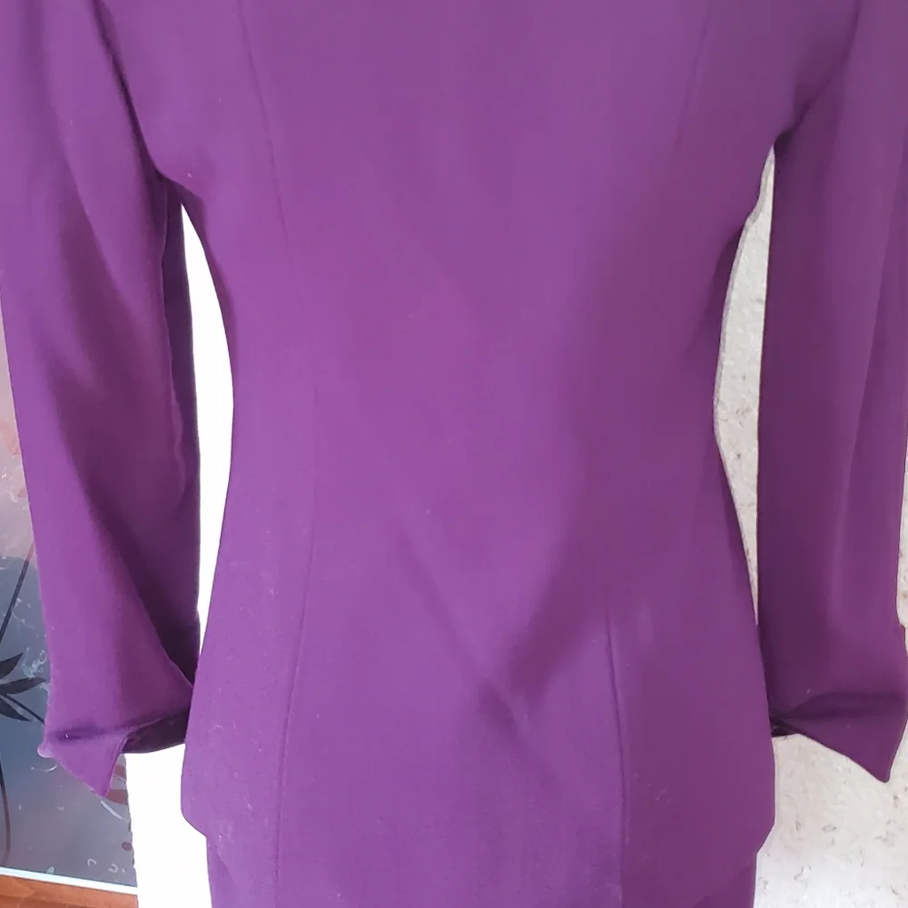Original Christian Dior SUIT. Never been worn. 100% wool . Size 2 p